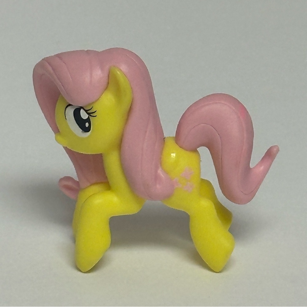 My Little Pony Hershey’s Treasure Surprise Package Mini Figure Fluttershy 1.5in